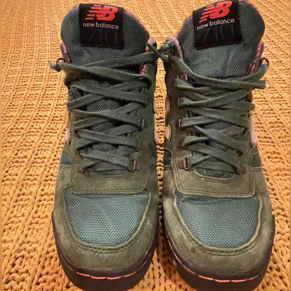 New Balance high tops size 9